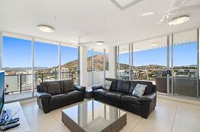 Dalgety Apartments