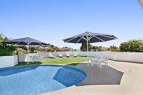 Dalgety Apartments