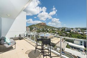 Dalgety Apartments