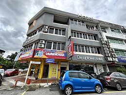 De UPTOWN Hotel @ P.J. 222