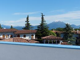 Meet Gardalake Hostel