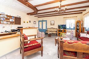 Agia Anna Hotel