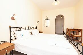 Agia Anna Hotel