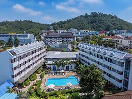 Blue Carina Hotel