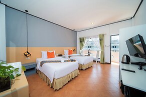 Blue Carina Hotel