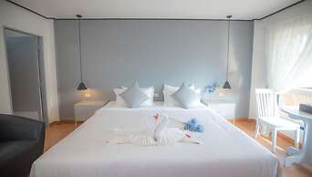 Blue Carina Hotel