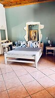 Skandalis Traditional Suites