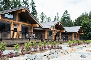 Rowena's Inn On The River