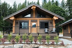 Rowena's Inn On The River