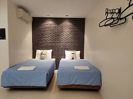Dfeel House