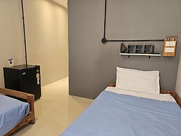 Dfeel House