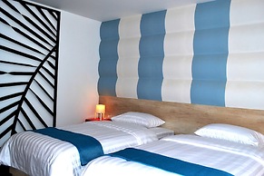 Flipper Lodge Hotel