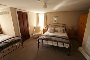 Fitzwarine House