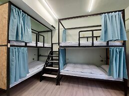 On My Way Taipei Youth Hostel