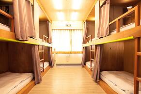 On My Way Taipei Youth Hostel
