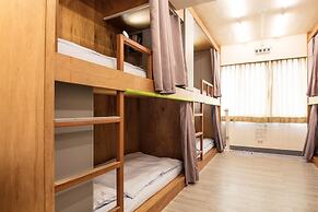 On My Way Taipei Youth Hostel