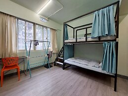 On My Way Taipei Youth Hostel