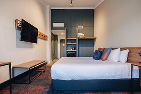 Banjo Paterson Inn
