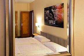 Euro Youth Hotel