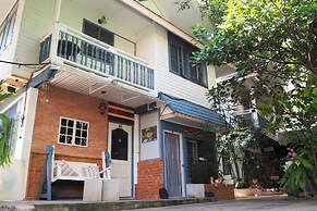 Stay With Me Guesthouse