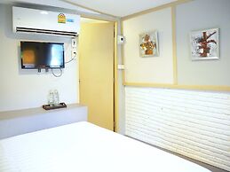 Stay With Me Guesthouse