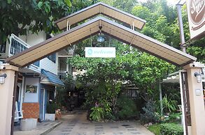 Stay With Me Guesthouse