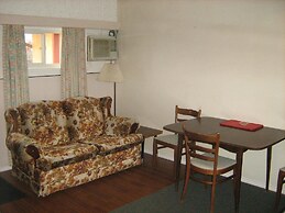 Airport Inn Motel & RV Park