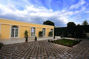 Villa Maggie