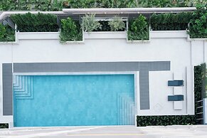 L.A.Tower Hotel