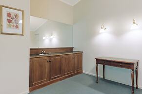 Elizabethan Lodge