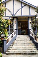 Elizabethan Lodge