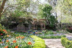 Elizabethan Lodge