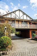 Elizabethan Lodge