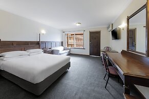 Elizabethan Lodge