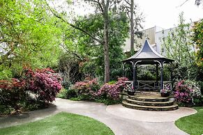 Elizabethan Lodge