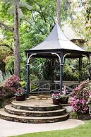 Elizabethan Lodge