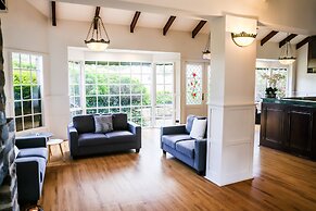 Elizabethan Lodge