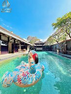 Chrome Hotel & Resort Solo