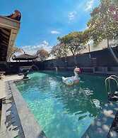 Chrome Hotel & Resort Solo