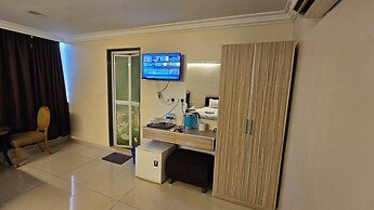 Safari Hotel