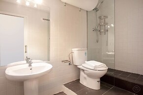 Large Guell Apartment