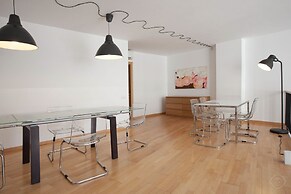 Large Guell Apartment