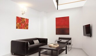 Large Guell Apartment
