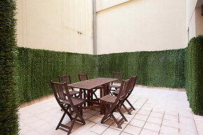 Large Guell Apartment
