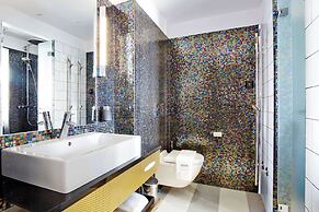 Vox Hotel