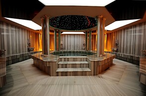 The PINEHILL Hotel & Suites