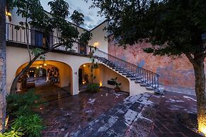 Mesón de Santa Rosa Luxury Hotel