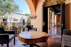 Mesón de Santa Rosa Luxury Hotel