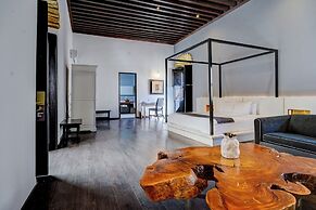 Mesón de Santa Rosa Luxury Hotel