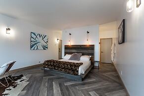 Blackstone B&B